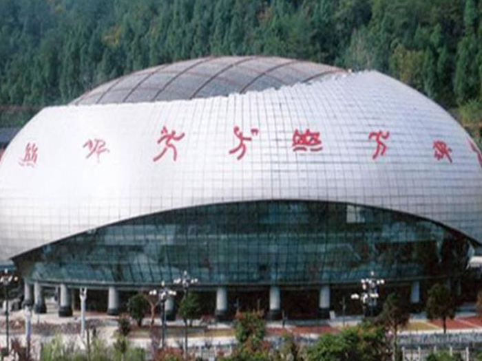 灵武体育中心球形网架加工安装